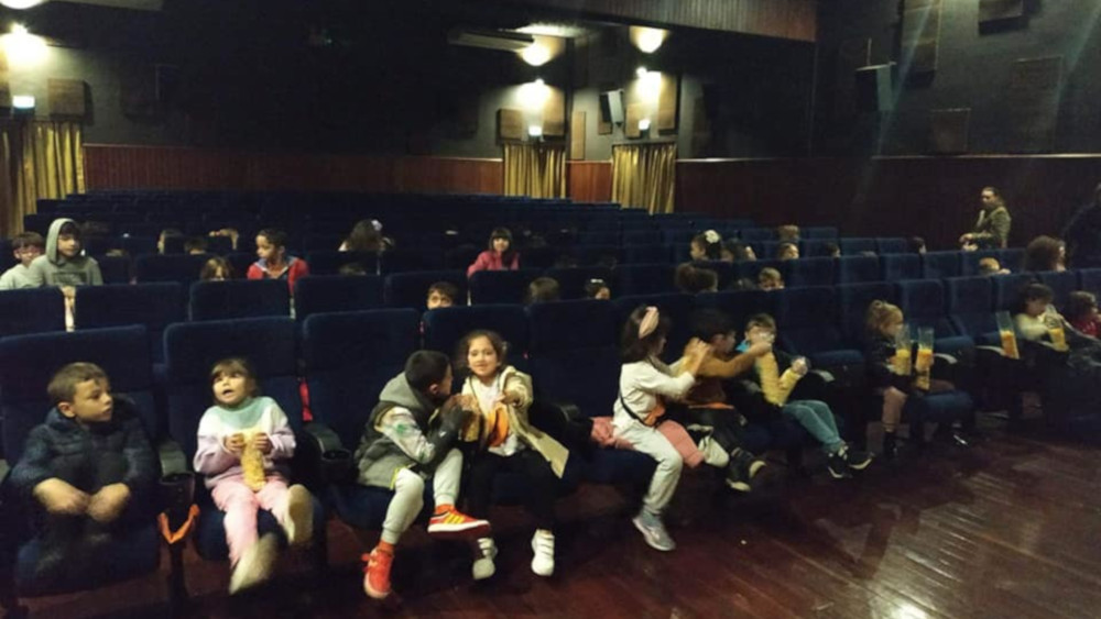 Sessão de cinema para as crianças da Freguesia